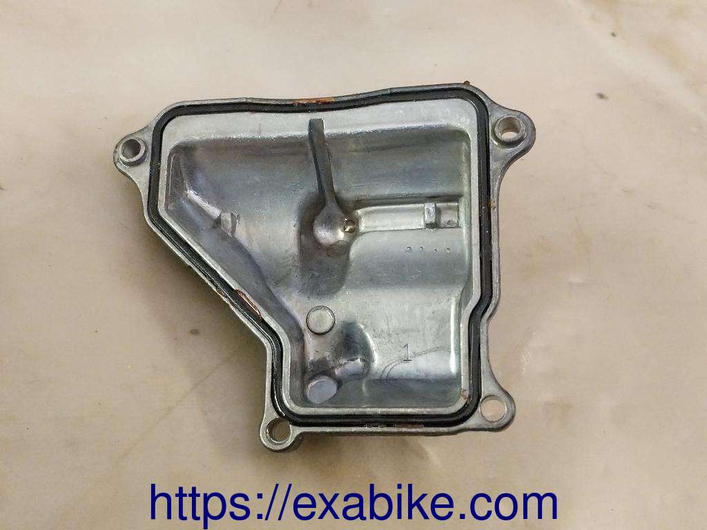 carburetor float chamber Honda VT 250 - photo 3