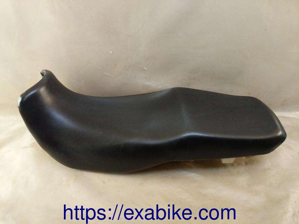 seat Kawasaki GPZ 500 - photo 2
