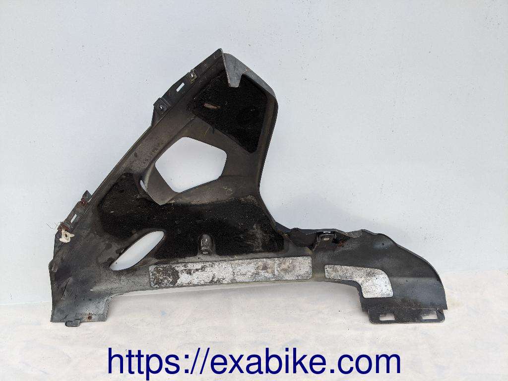 lower cowl, right Yamaha R6 - photo 2
