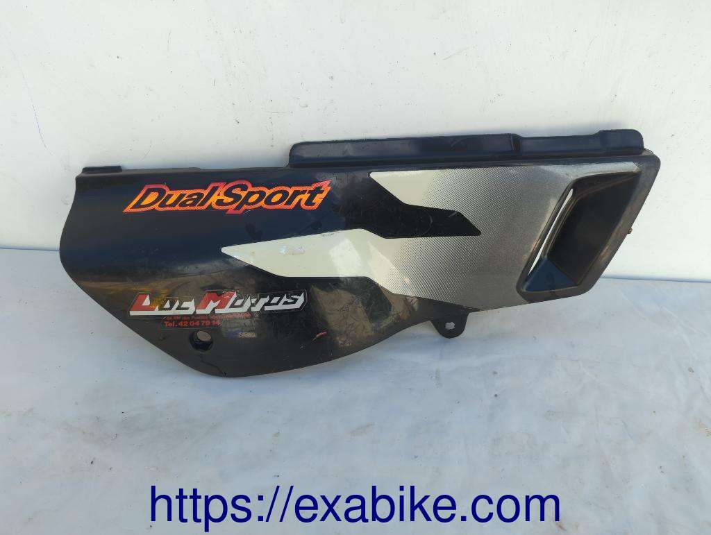 cache latéral droit Suzuki DR 125 - photo 1