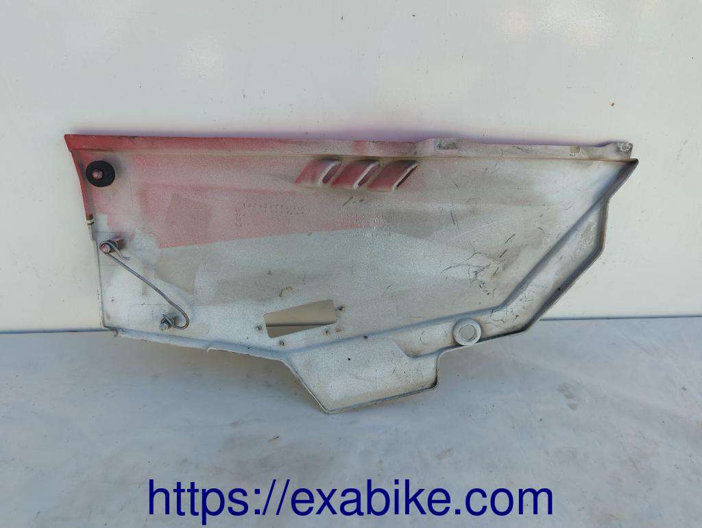 cache latéral gauche Kawasaki GPX 750 - photo 2