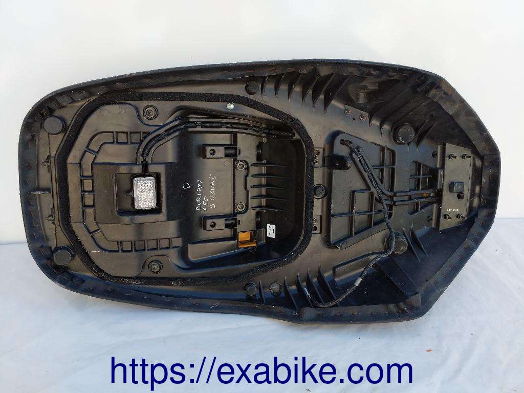 seat Suzuki 650 Burgman - photo 3