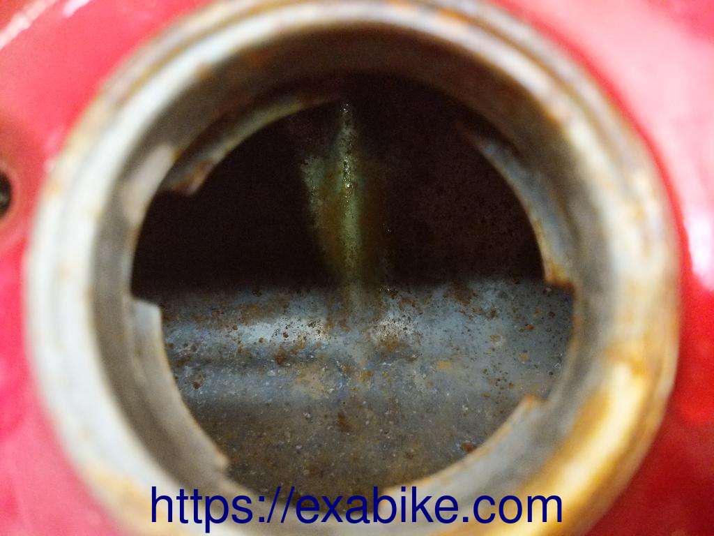 fuel tank Honda CBR 1100 XX - photo 6
