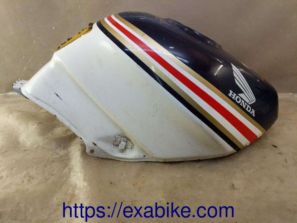 fuel tank Honda VFR 750 - photo 1