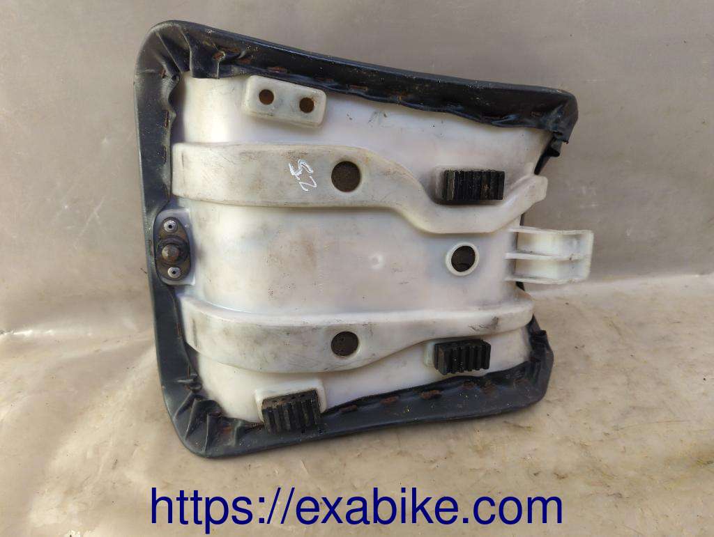 seat Suzuki GSXR 1100 - photo 4