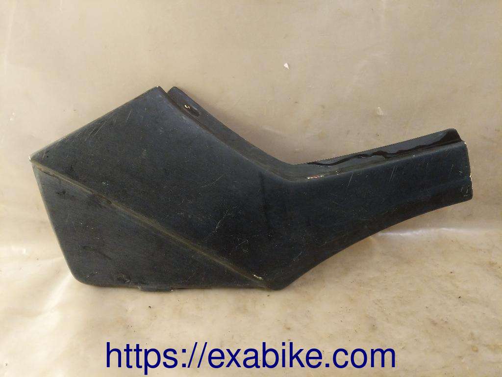 cache latéral gauche Honda CBX 750 - photo 1