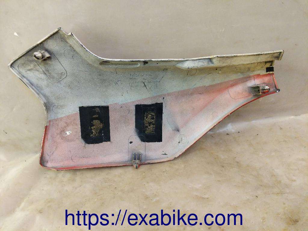 side cover, right Honda CBX 550 - photo 2