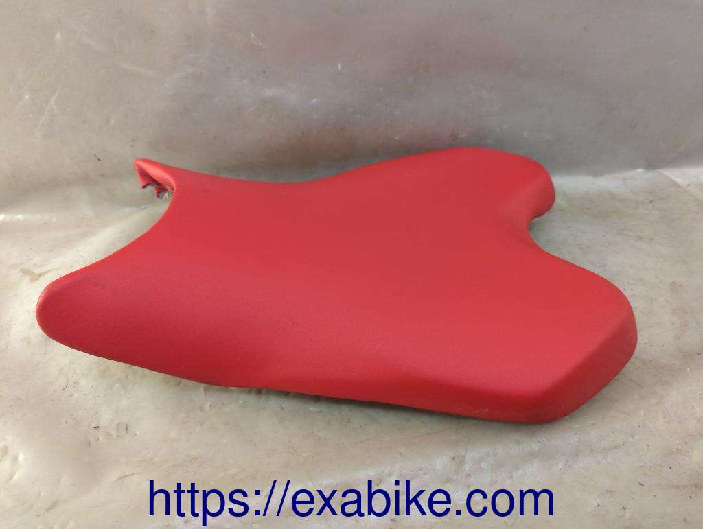seat, front Yamaha R6 - photo 1
