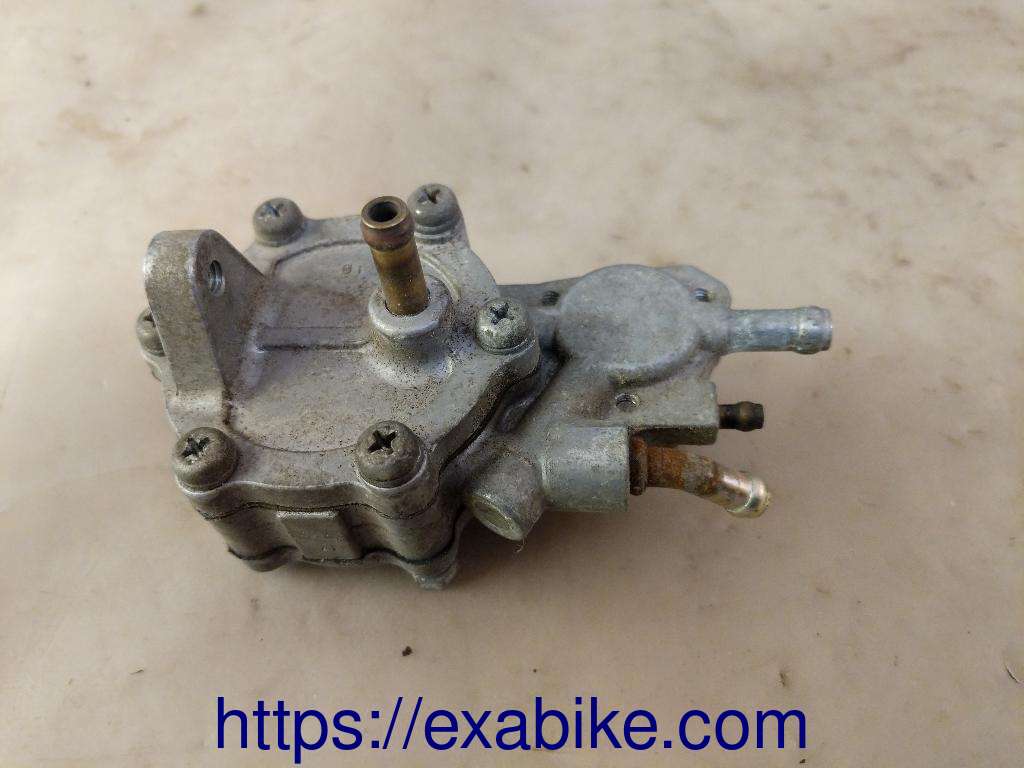 fuel pump Yamaha XZ 550 - photo 1