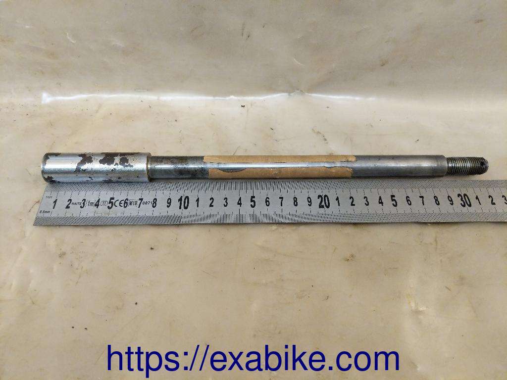 wheel axle, rear Yamaha XJ 650 - photo 1