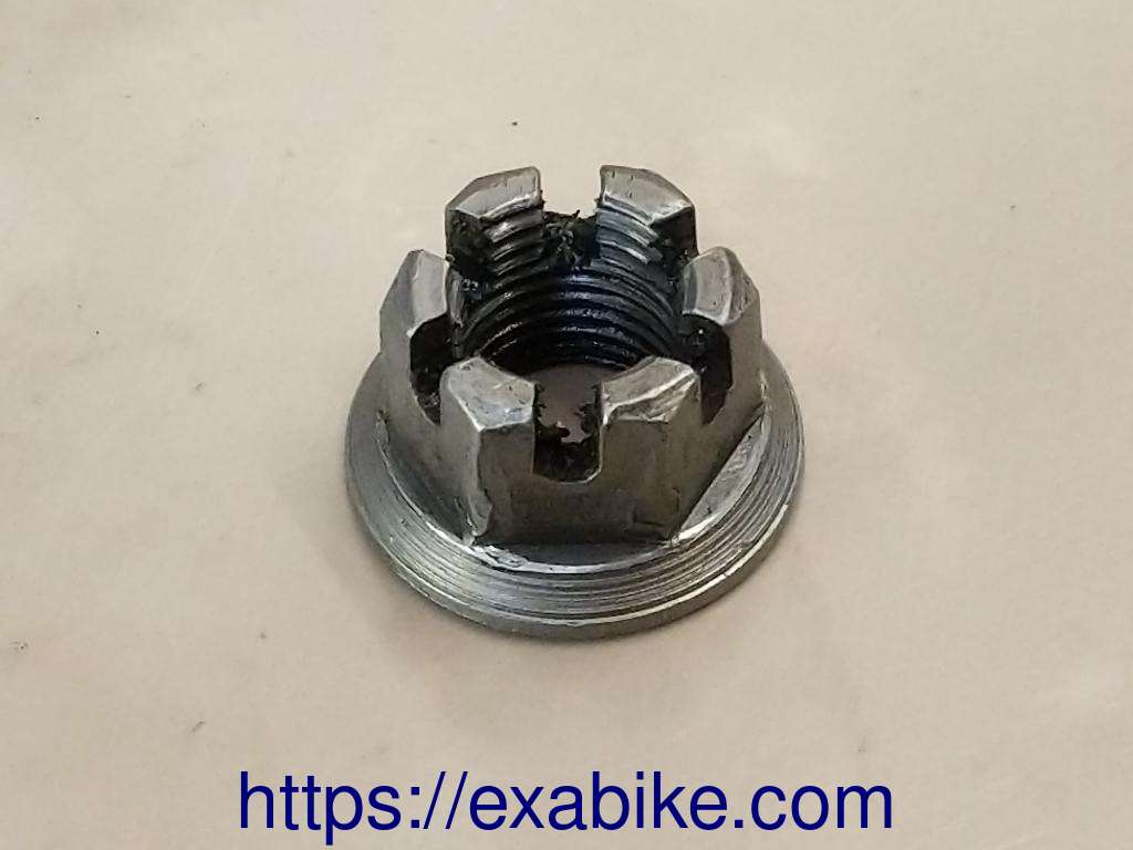 ecrou d'axe de roue arrière Yamaha XJ 650 - photo 1