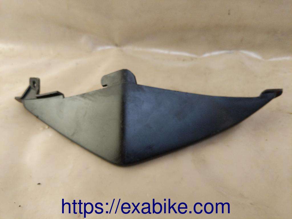 plastic élément, right Suzuki GSR 750 - photo 1