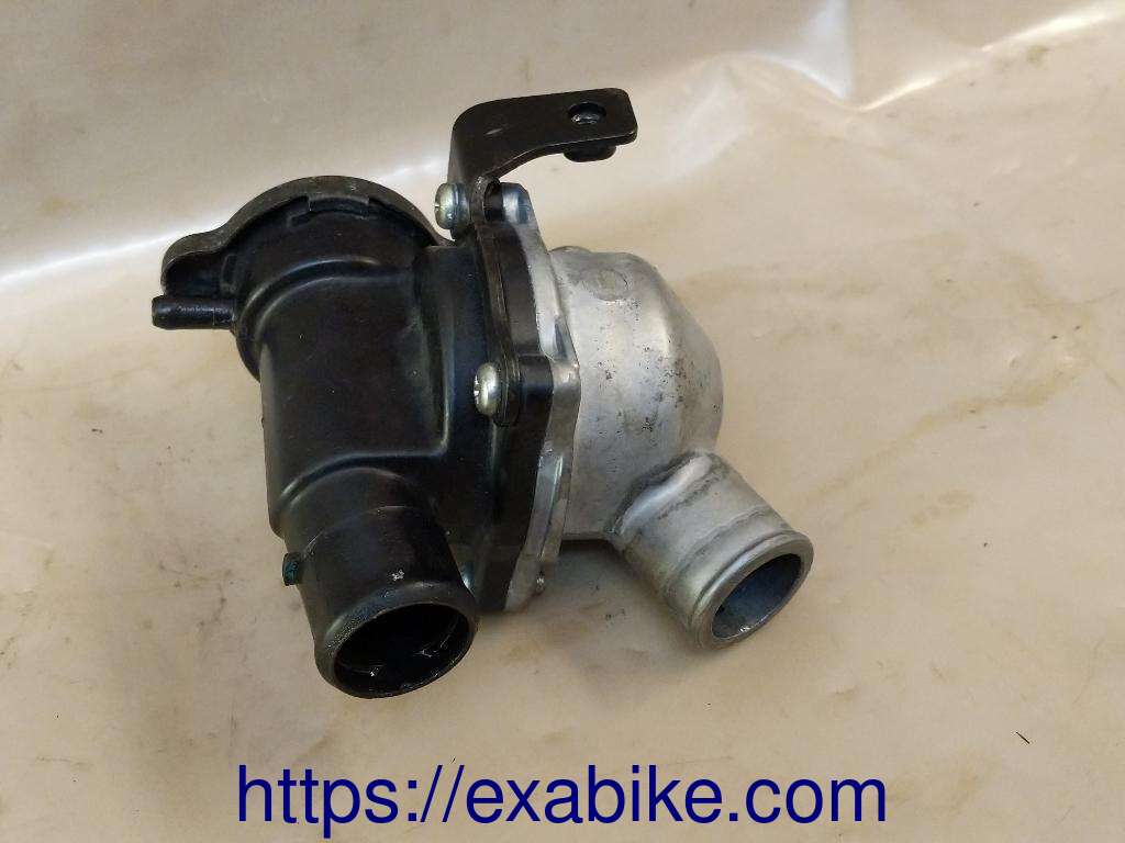 thermostat case Kawasaki Z 800 - photo 2