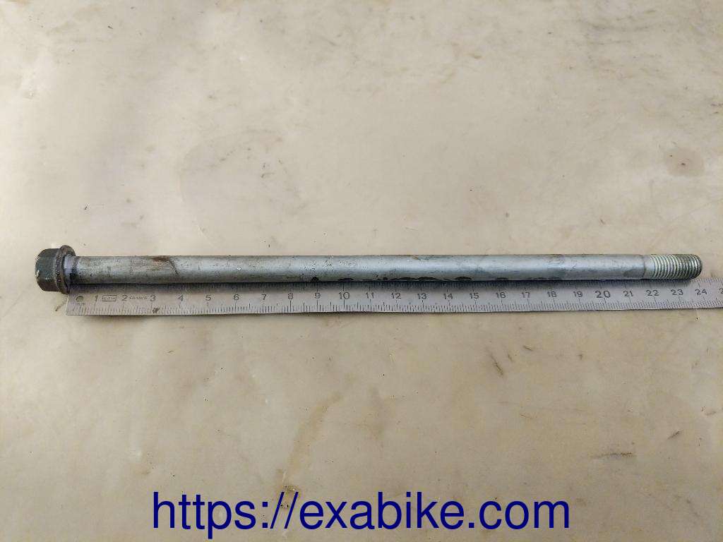 engine bolt Kawasaki Z 800 - photo 1