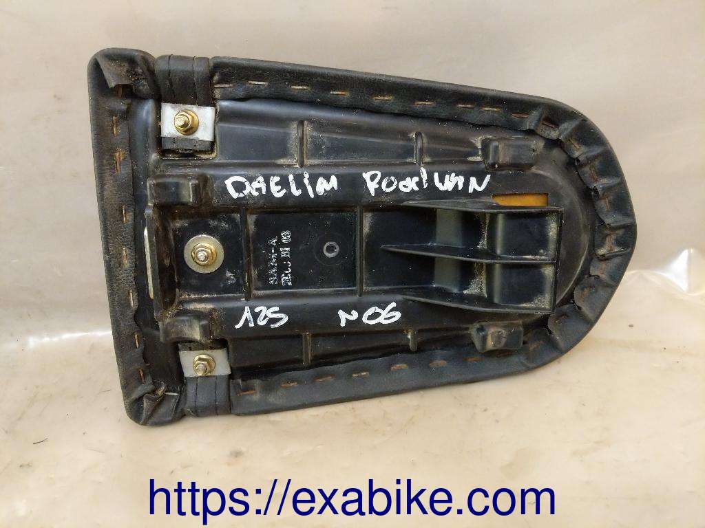 seat, rear Daelim VJ 125 Roadwin - photo 3
