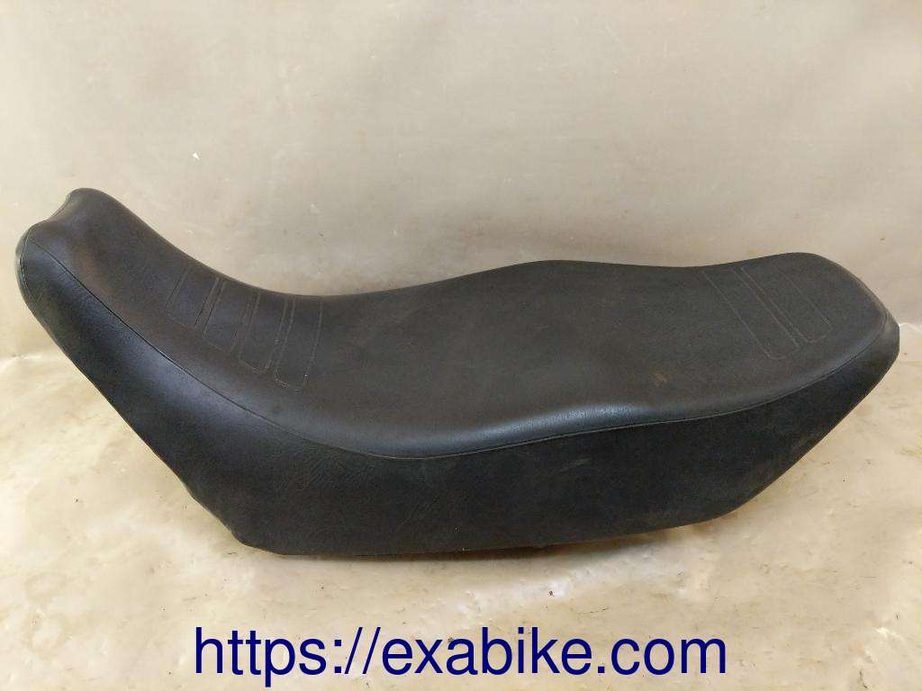 seat Yamaha XJ 600 - photo 3