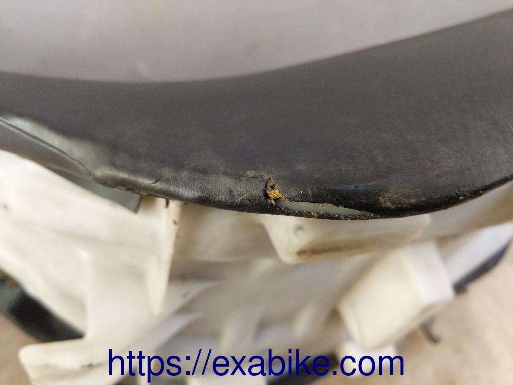 seat Yamaha XJ 600 - photo 4