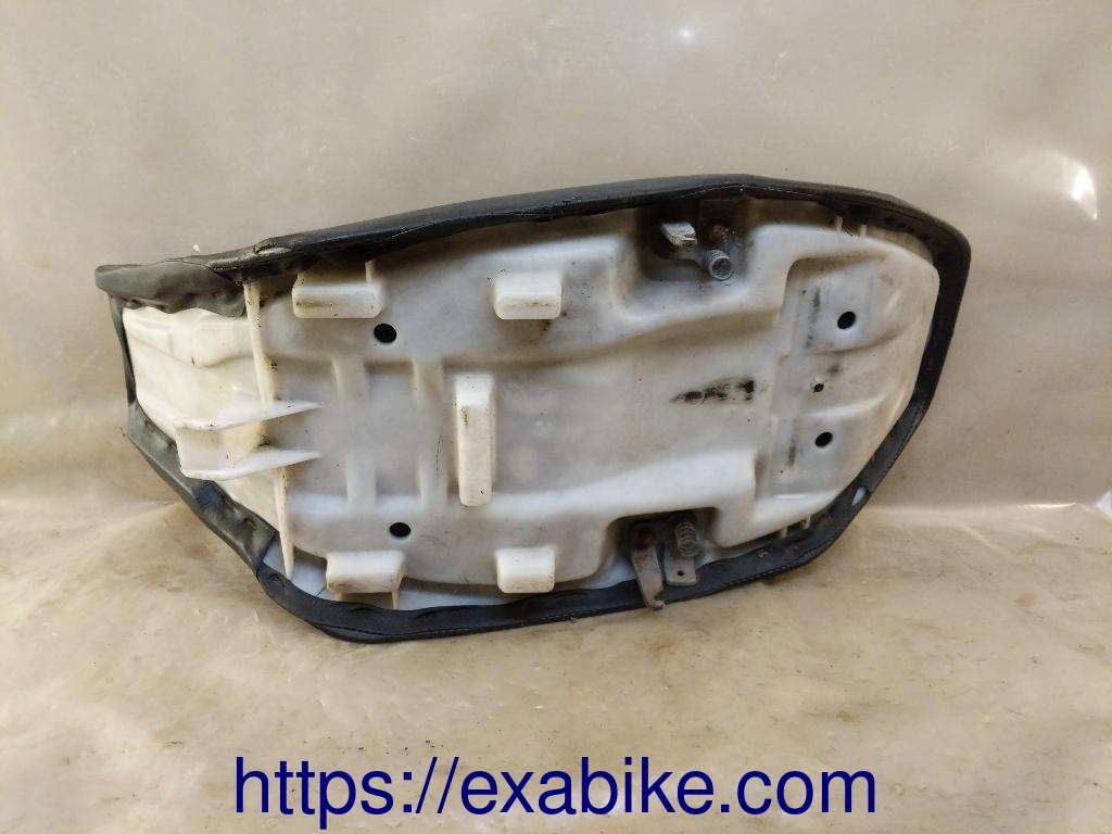 seat Yamaha XJ 600 - photo 5
