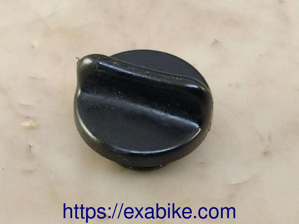 oil cap Suzuki 650 Burgman - photo 1