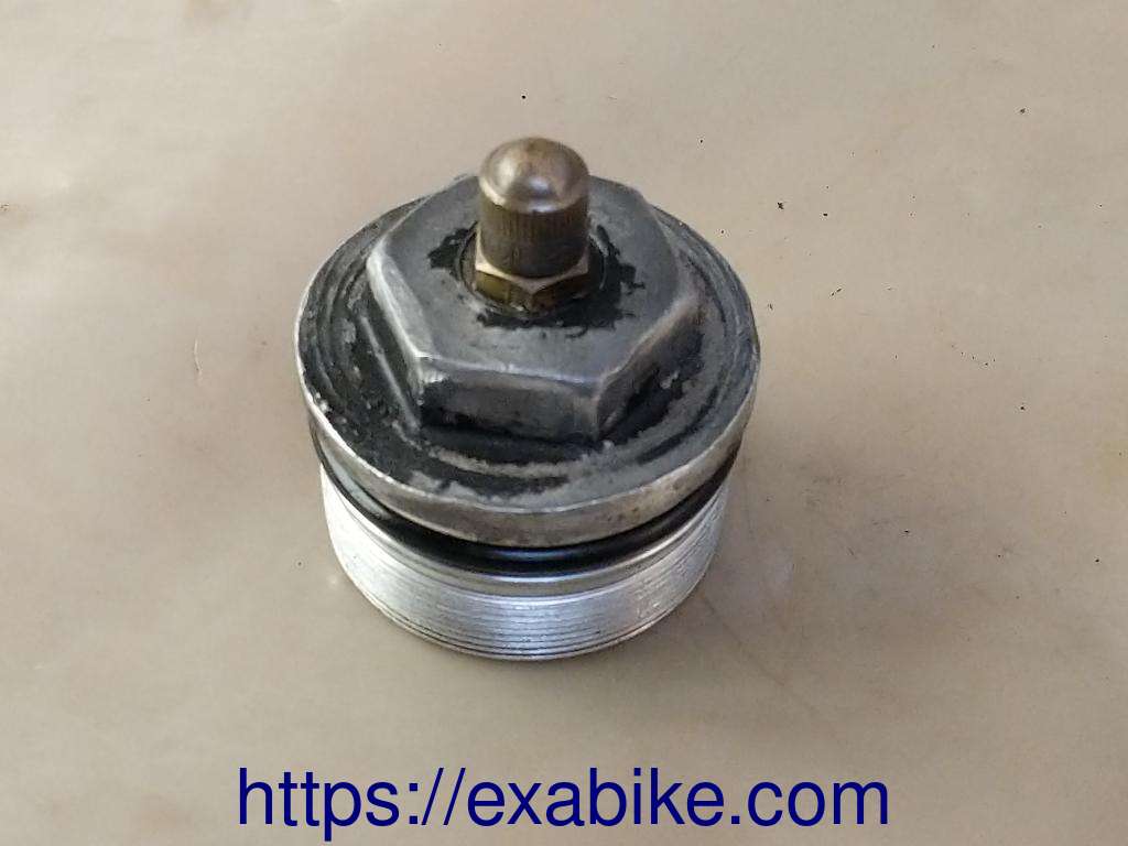 front fork tube cap Yamaha YZ 250 - photo 1