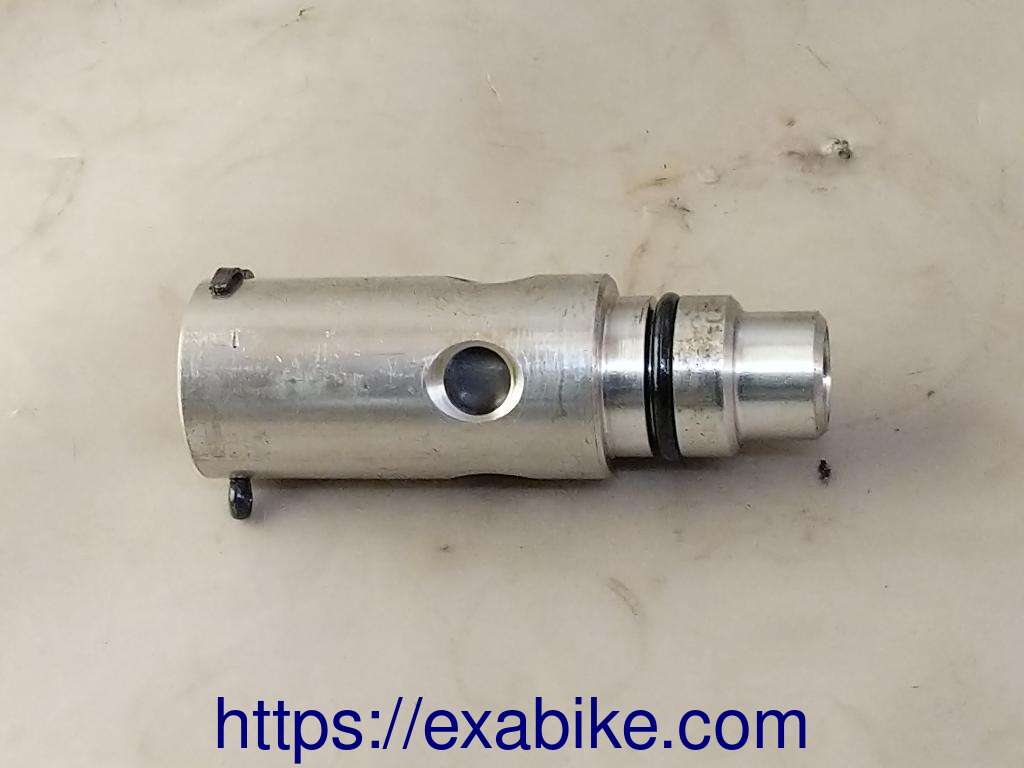 oil pressure valve Yamaha XJR 1300 - photo 1