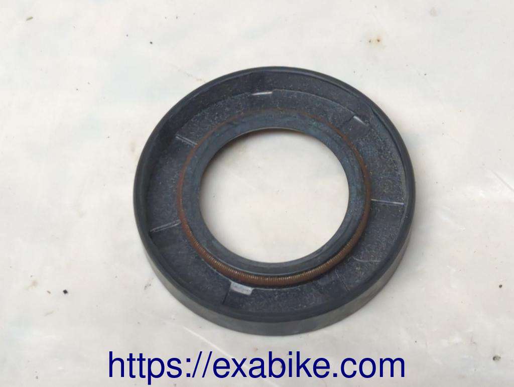 oil seal Honda CX 500 - photo 2