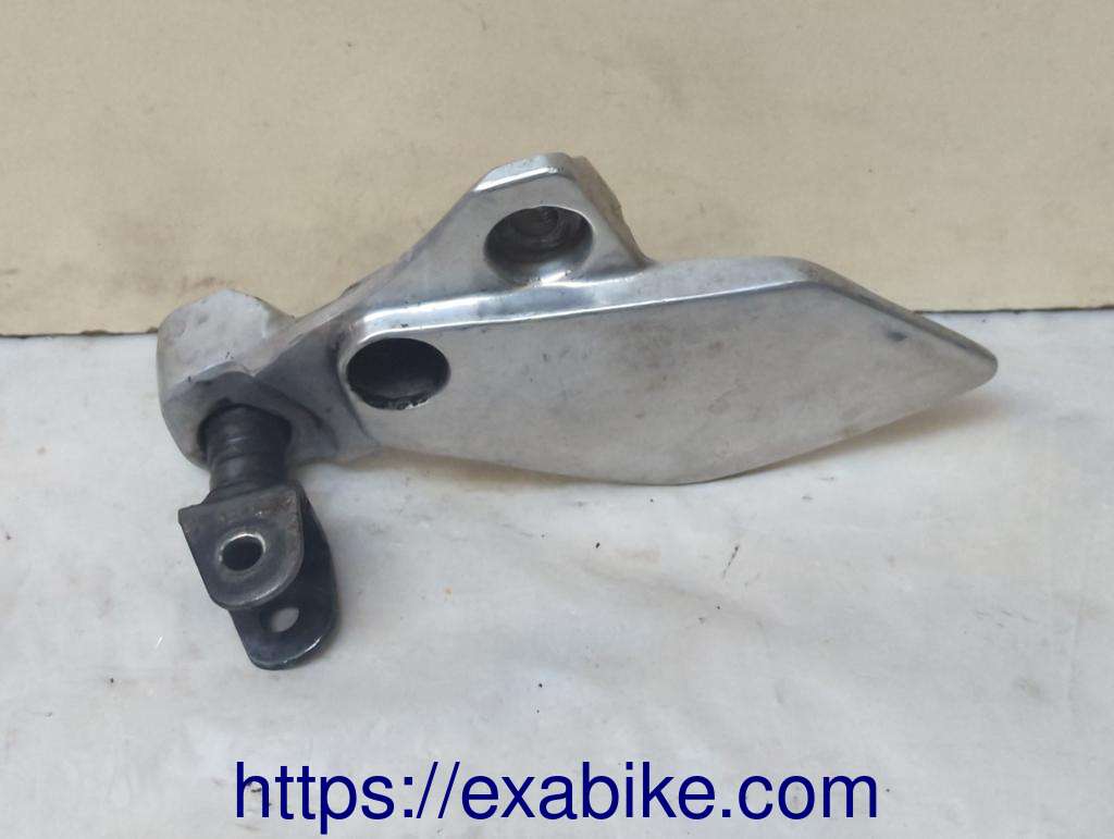 platine repose-pied avant gauche Yamaha XJR 1300 - photo 1