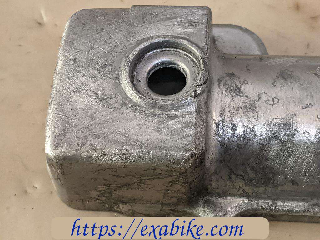 cylinder head cover Yamaha XJR 1300 - photo 4