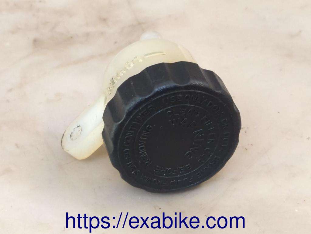 brake fluid reserve Yamaha XJR 1200 - photo 2