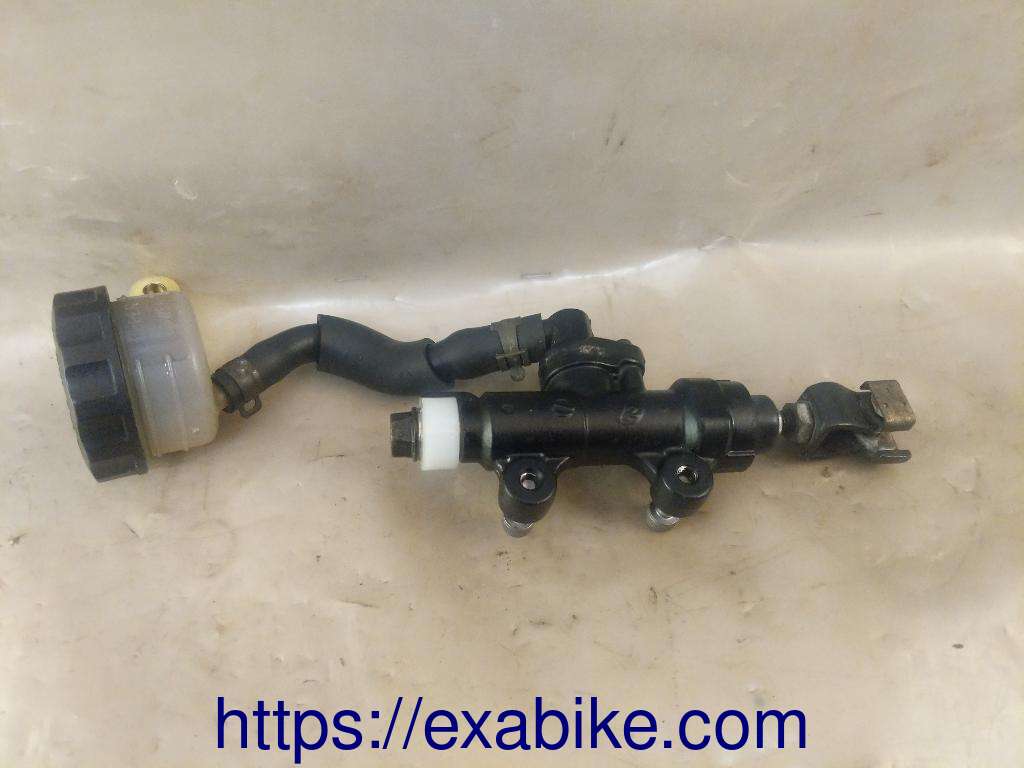 rear master cylinder Honda CB 900 F Hornet - photo 2