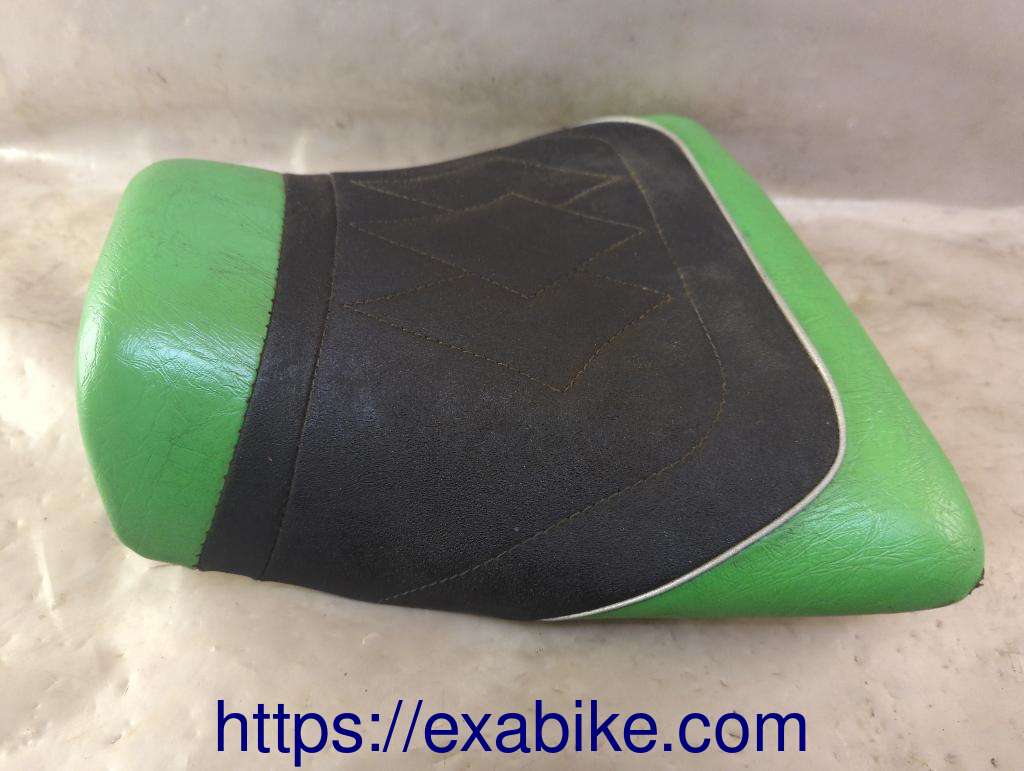seat, front Kawasaki Z1000 - photo 2