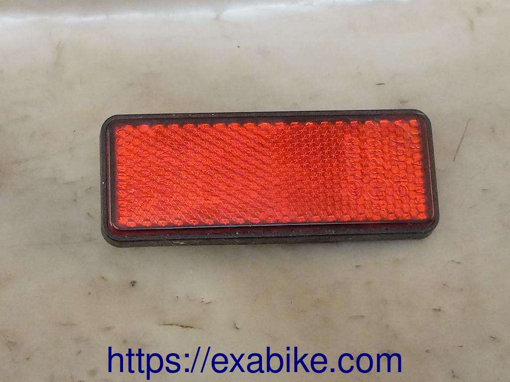 reflector Suzuki GSR 750 - photo 1