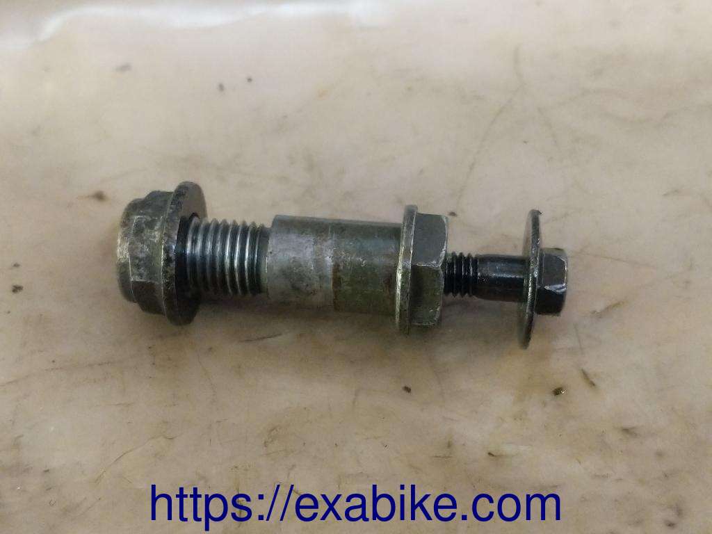 stand bolt Honda CBR 600 - photo 1
