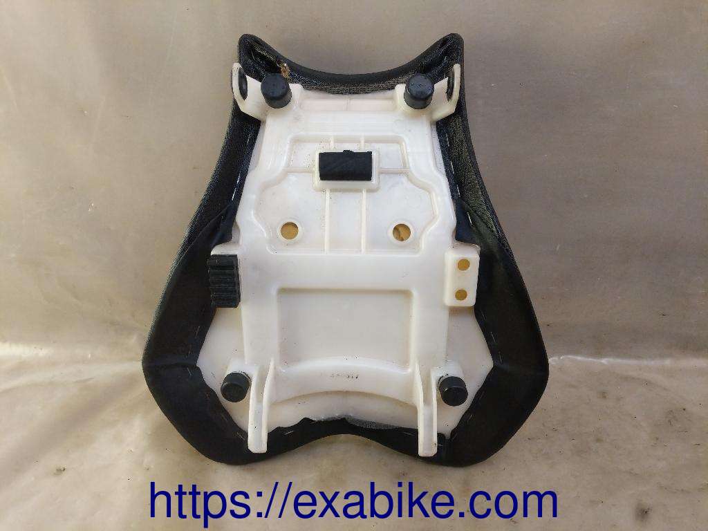 seat Suzuki GSXR 1000 - photo 3