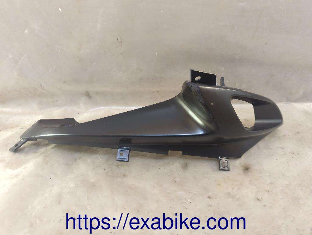 cowl, right Suzuki GSXR 750 - photo 1
