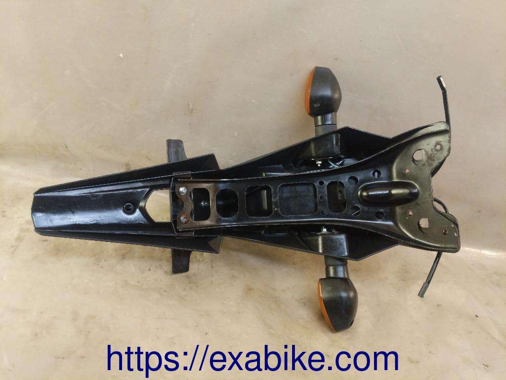 lower fender, rear Suzuki GSR 750 - photo 3