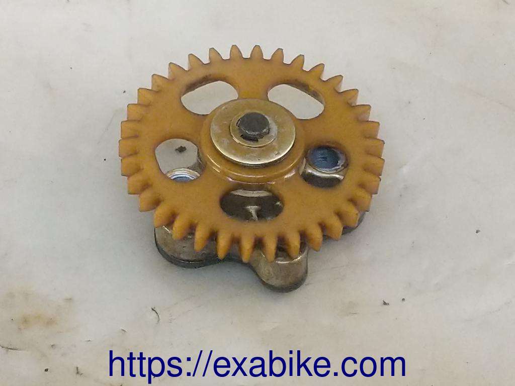 oil pump Yamaha YBR 125 - photo 1