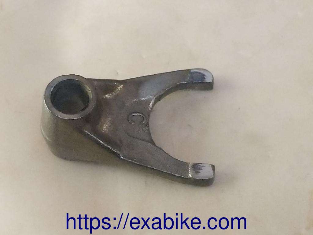 gearshift fork, center Yamaha YBR 125 - photo 1