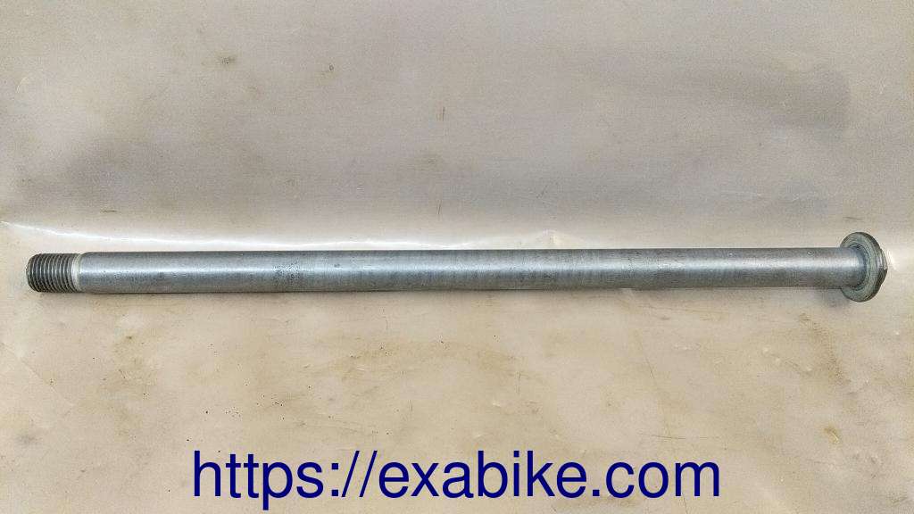 wheel axle, rear Honda CB400F Super Four - photo 1