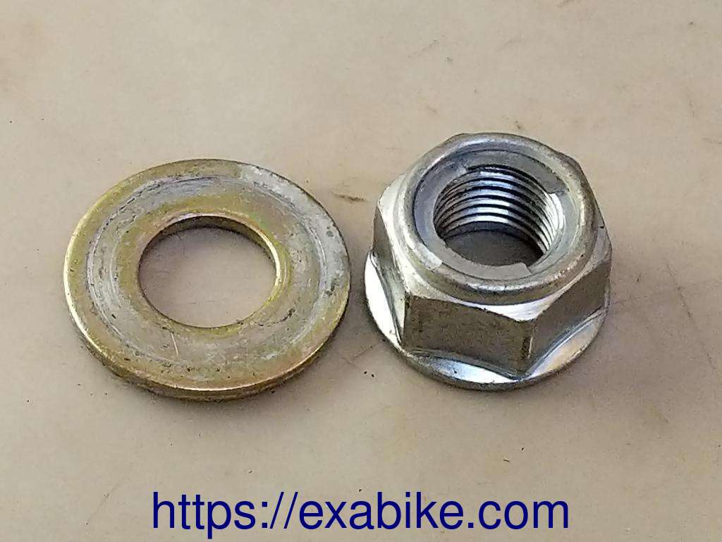 swingarm axle nut Honda Hornet 600 - photo 1