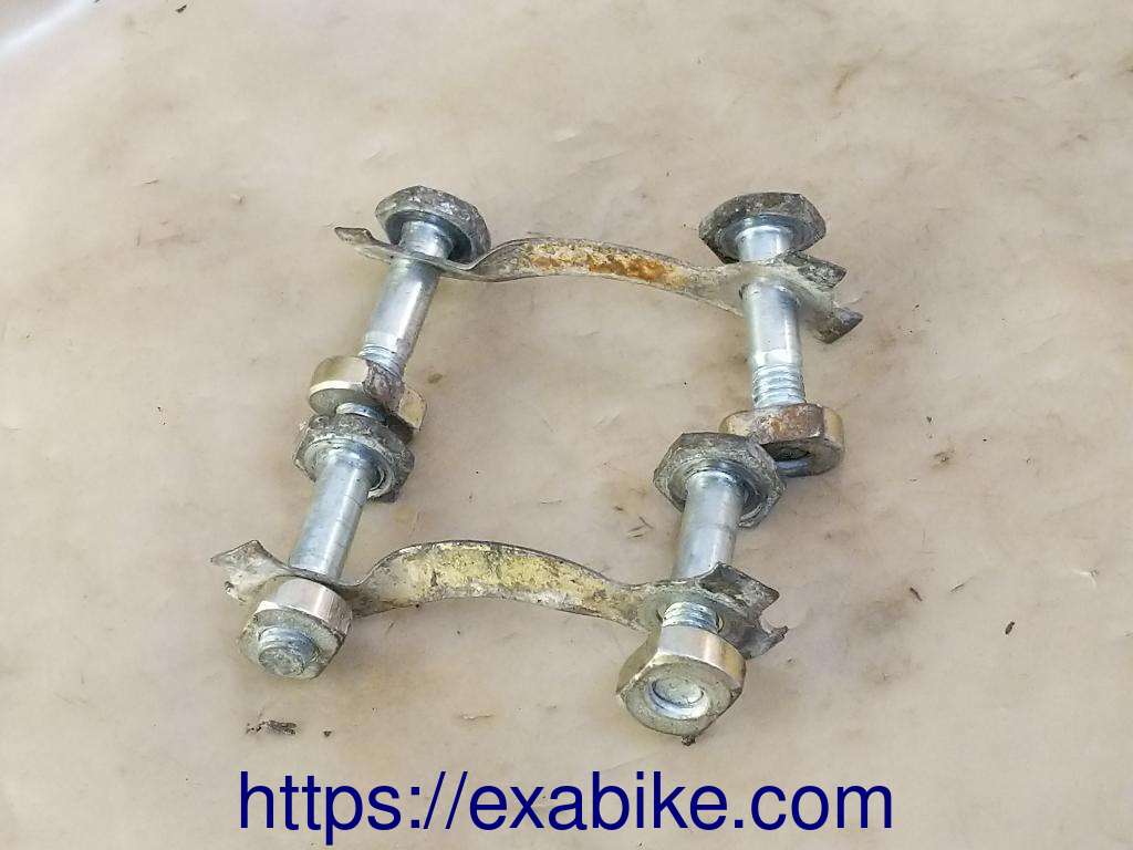 boulons de fixation de couronne Honda CM 125 C - photo 1