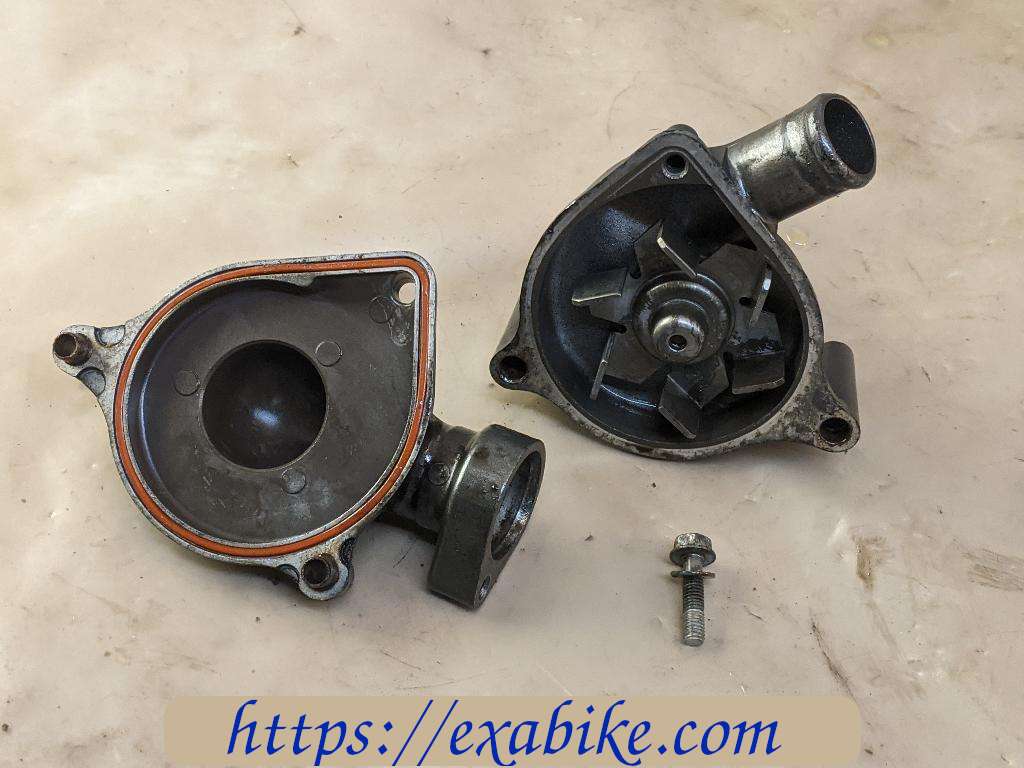 water pump Triumph Trophy 1200 - photo 3