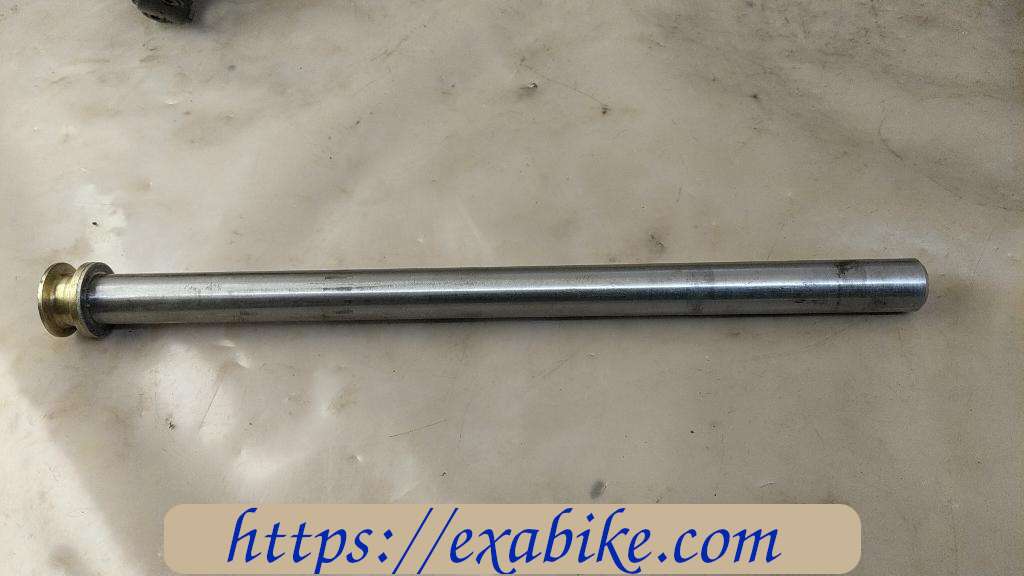 wheel axle, rear Triumph Trophy 1200 - photo 1