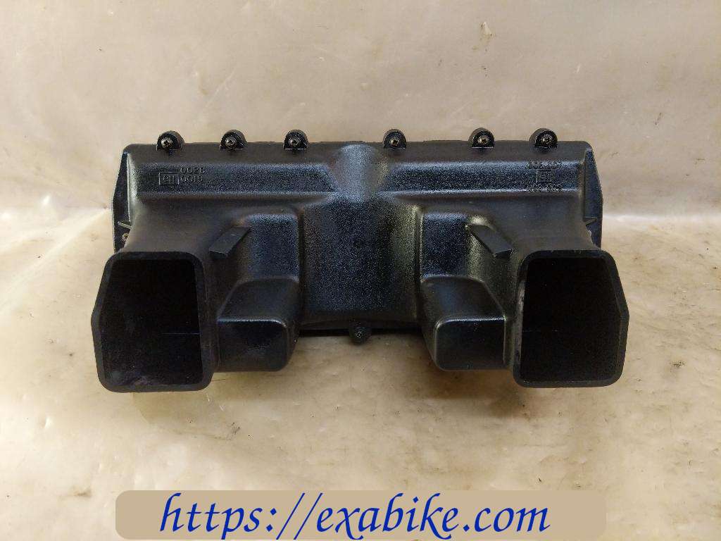 air cleaner box Triumph Trophy 1200 - photo 3