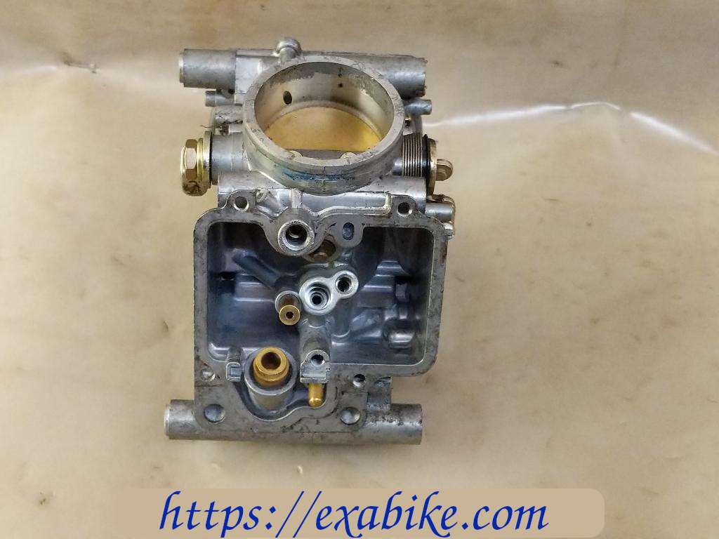 corps de carburateur milieu  gauche Yamaha R6 - photo 3
