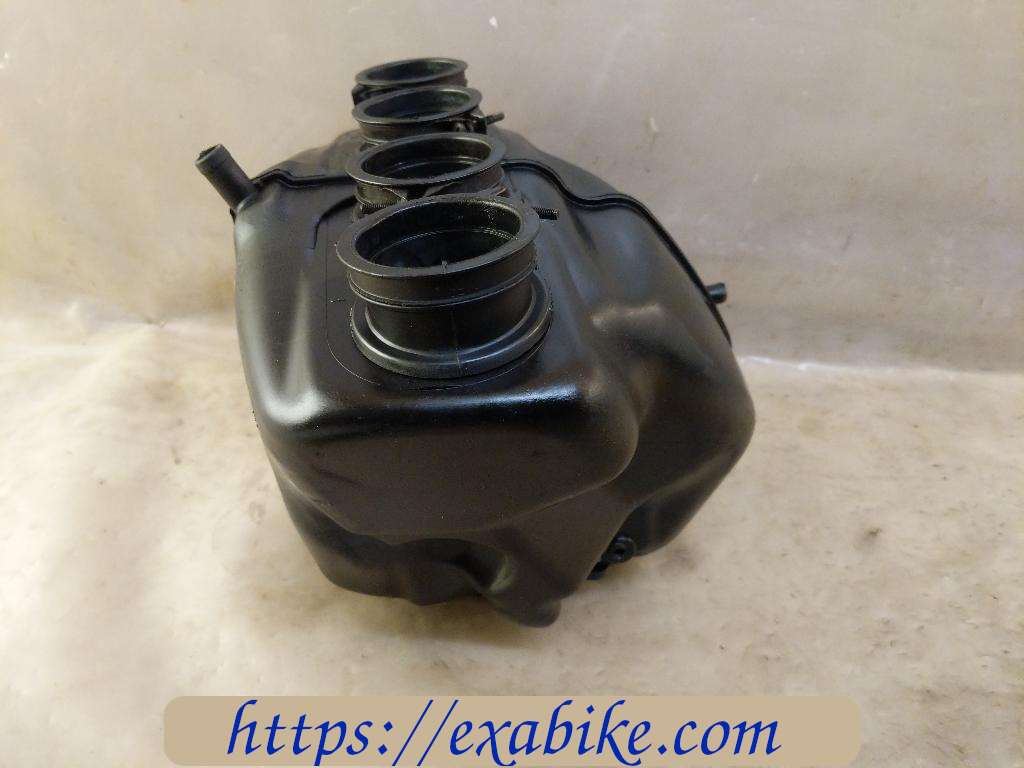 air cleaner box Suzuki GSXF 600 - photo 2