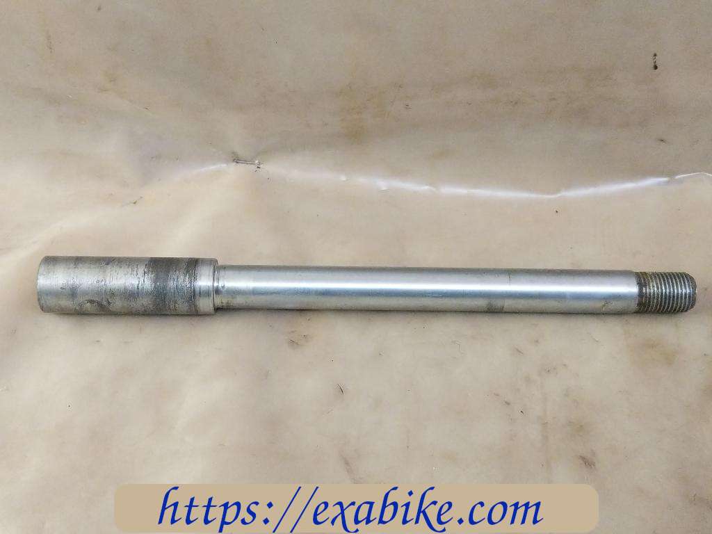 wheel axle, front Suzuki GSXF 600 - photo 1