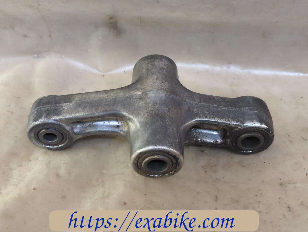 swingarm connecting Suzuki GSXF 600 - photo 1