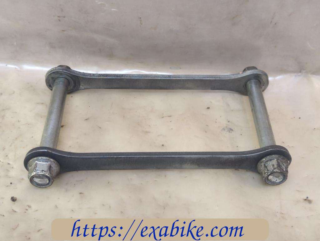 swingarm connecting joint Suzuki GSXF 600 - photo 1
