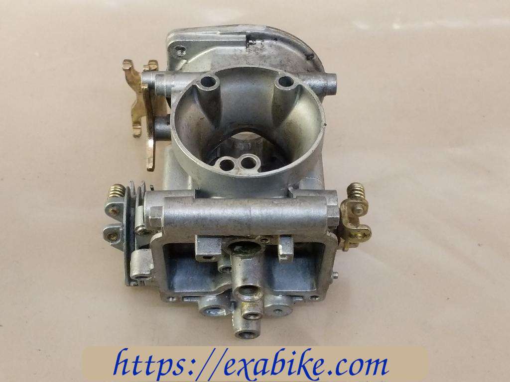 carburetor body, middle right Suzuki GSXF 600 - photo 1